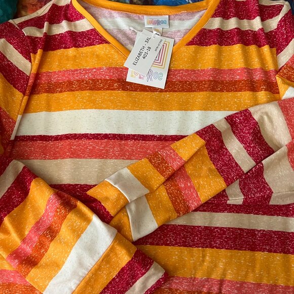 LuLaRoe 'ELIZABETH' Top 3X NWT - Picture 1 of 4